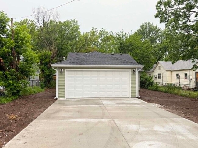 Building Photo - COMING SOON: Be the first to live in this beautiful brand-new 3 bedroom, 2 bathroom home located ...