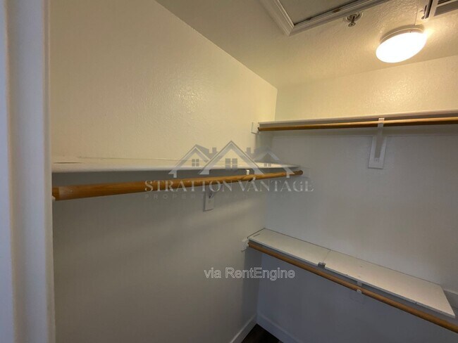 Building Photo - 1445 E Broadway Rd