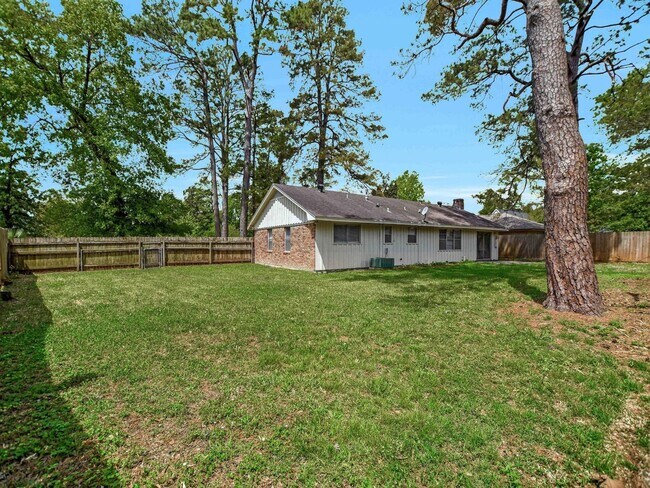 Building Photo - 1738 Conrad Sauer Dr