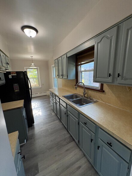 Building Photo - 5123 Newhart Cir