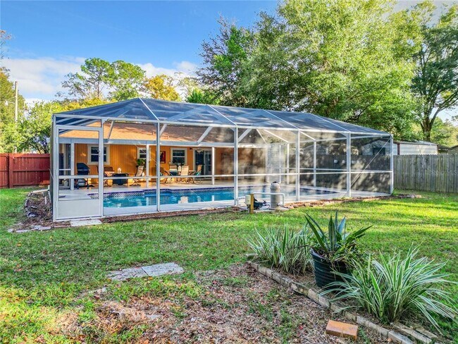 Building Photo - 6170 NW 57th Ct