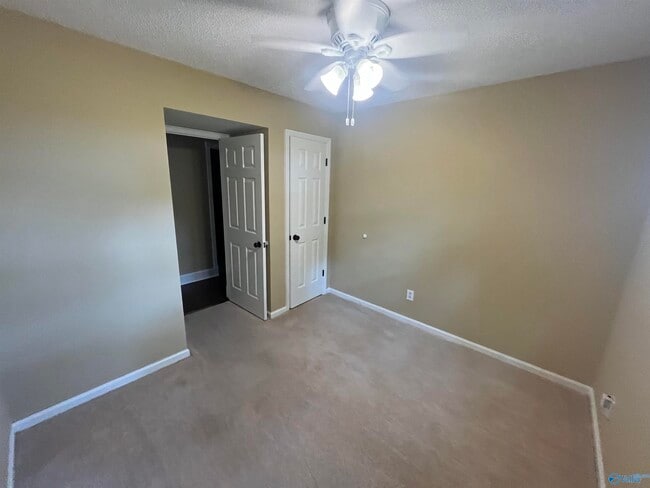 Building Photo - 14909 Clovercrest Dr SE