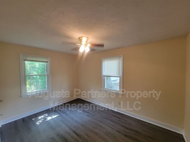 Building Photo - 1223 Radiance Dr