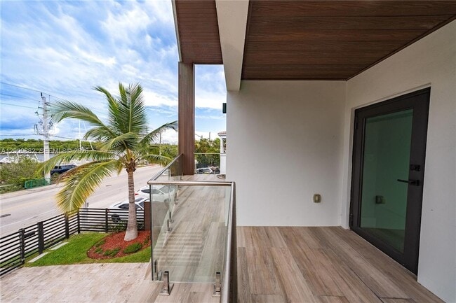 Building Photo - 5601 N Ocean Dr