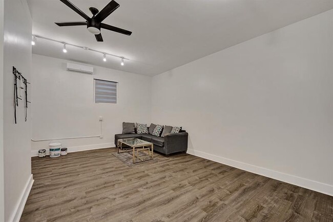 Building Photo - 3501 N Park Rd