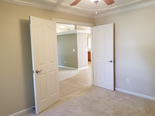 Building Photo - 4057 Saffron Way