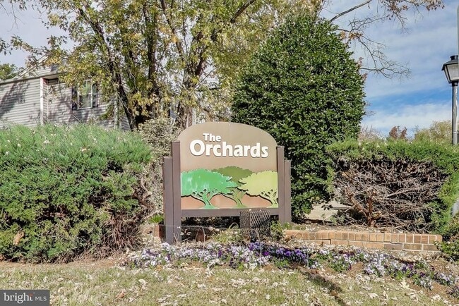 Building Photo - 16 Orchard Dr