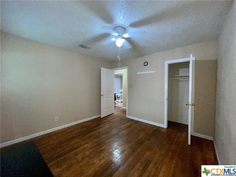 Building Photo - 2905 Taft St