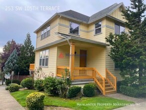 Building Photo - Lovely Corner Lot with Open Floor Plan, High Ceilings, Gourmet Kitchen.