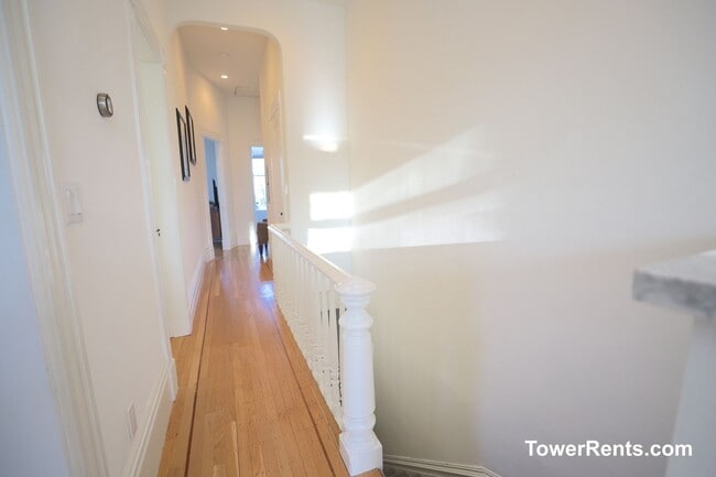 Building Photo - 208-210 Fair Oaks St
