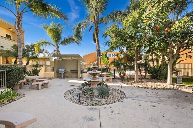 Building Photo - 3BR/2BA Condo with Vaulted Ceilings, Close Proximity to UCSD and Medical Centers! Available APRIL...