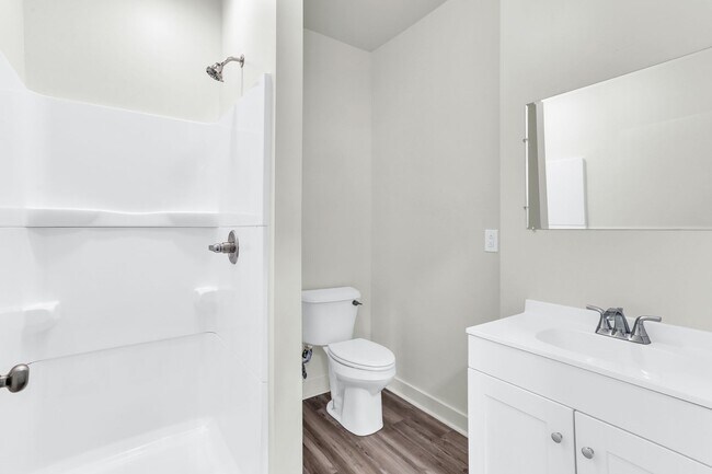 Building Photo - Escape to Serenity: Experience the Charm of our One-Bedroom Cottage!