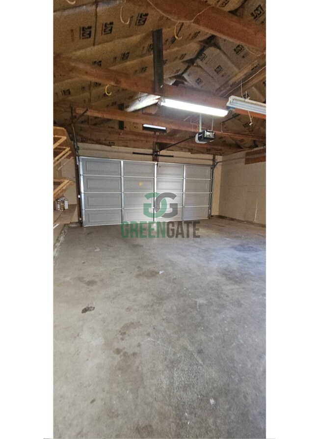 Building Photo - Now Available! Spacious 3 Bedroom, 2 Bathroom Home.