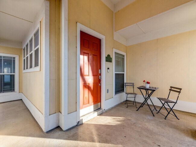 Building Photo - 1636 Spanish Moss Wy