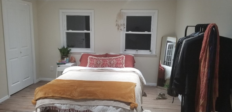 Building Photo - 311 E 6th Ave