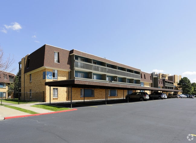 Exterior - 3300 Tamarac Apartments