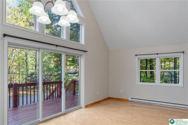 Building Photo - 273 Four Seasons Dr