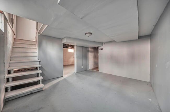 Building Photo - 2360 Taylor Ave