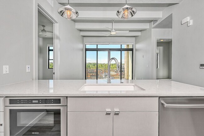 Building Photo - Luxury Condo steps from the Boise River an...