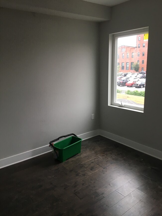 Building Photo - 1515 N Mascher St