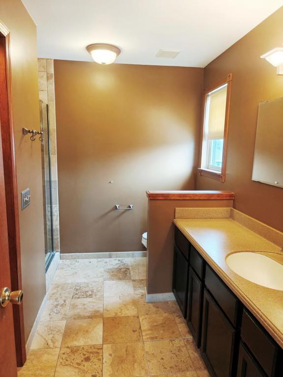 Building Photo - 43782 Nowland Dr