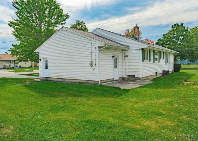 Building Photo - 1088 98th St