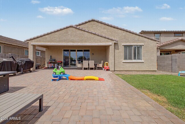 Building Photo - 12113 W Country Club Trail