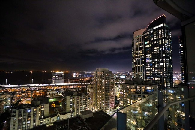 Building Photo - Stunning LUMINA Condo with Bay Views