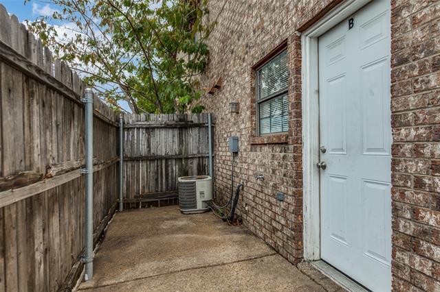Building Photo - 2814 Wimbledon Ct