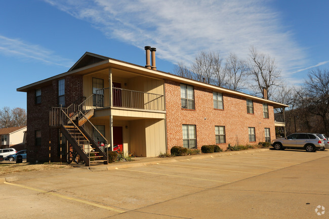 Primary Photo - Leverett Townhouses