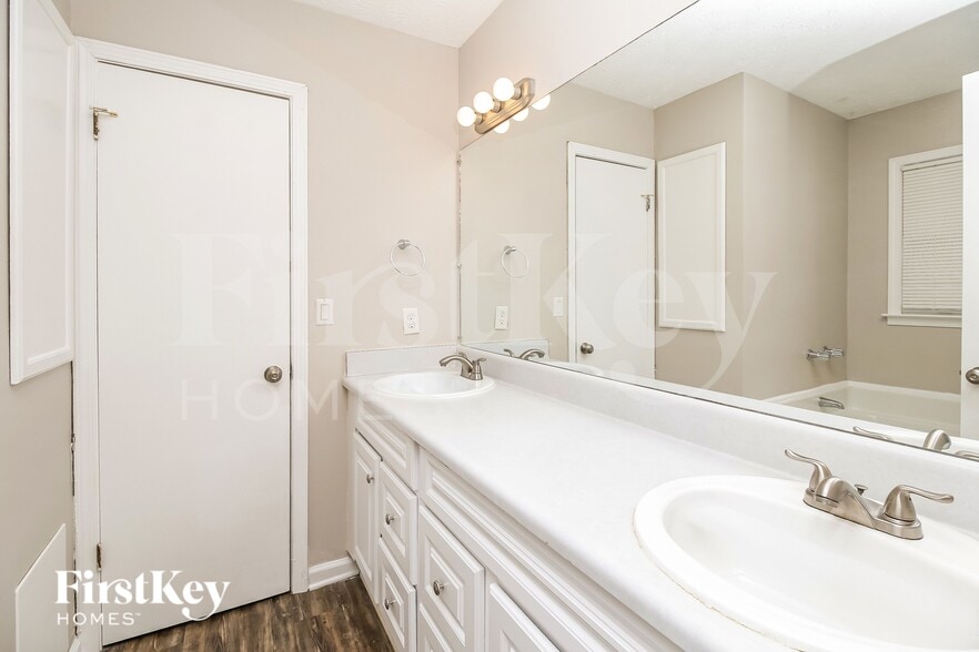 Building Photo - 388 Scenic Ln