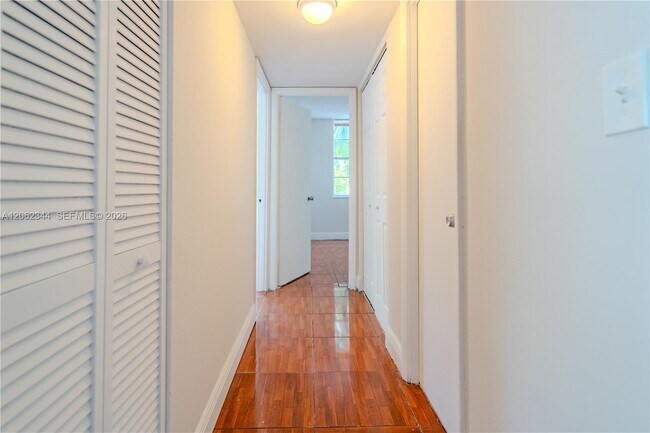 Building Photo - 482 NW 165th St