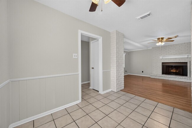 Building Photo - 25515 Stone Mill Ln
