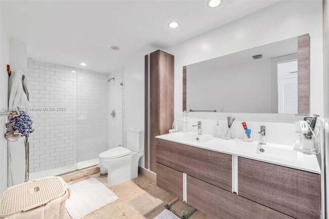 Building Photo - 11 Island Ave