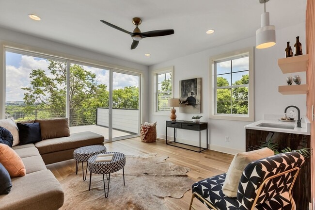 Building Photo - 660 Vernon Ave