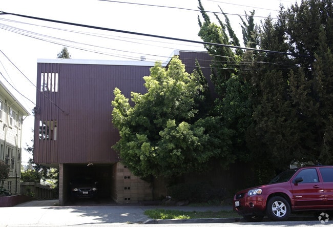 Building Photo - 4328 Howe St