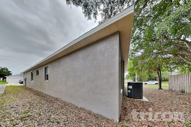 Building Photo - 11759 Lynmoor Dr