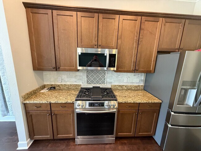 Building Photo - Beautiful Home in Oakmont Community