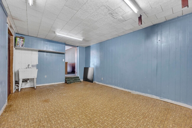 Building Photo - 415 19th St N