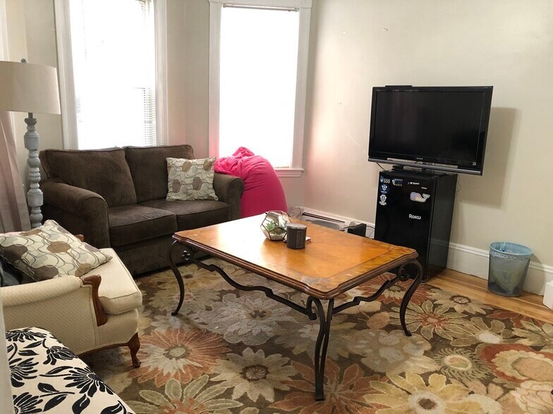 Building Photo - 97 Calumet St