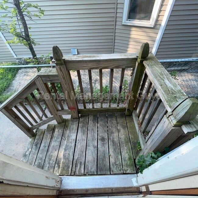 Building Photo - 3319 Longfellow Ave