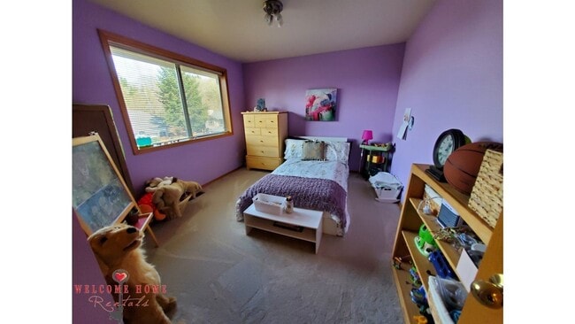 Building Photo - HUGE 5-BEDROOM home with separate BONUS ROOM!!  Large fenced yard!!!