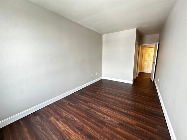 Building Photo - 174 High St