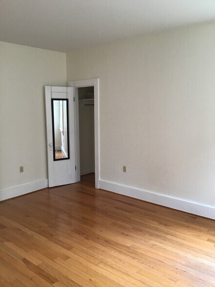 Bedroom - 5714 Willow St