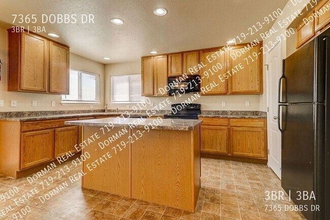 Building Photo - 7365 Dobbs Dr