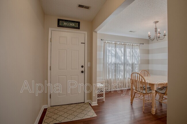 Building Photo - 15 Avalon Ct