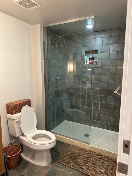 Bathroom - 1390 V St NW