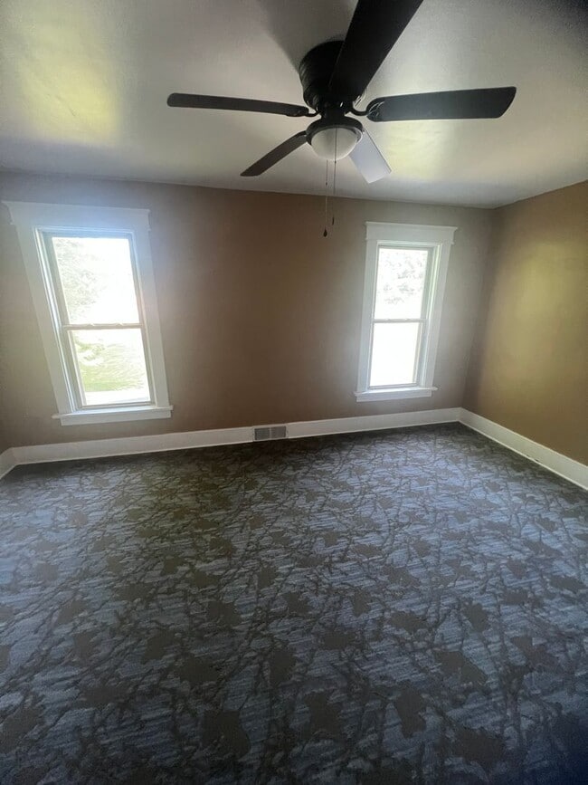 Building Photo - Large Remodeled 4 bed 2 Bath - Girard Pa