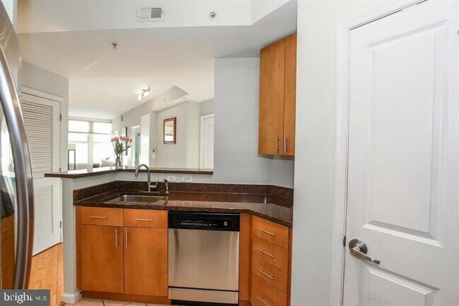 Building Photo - 715 6th St NW