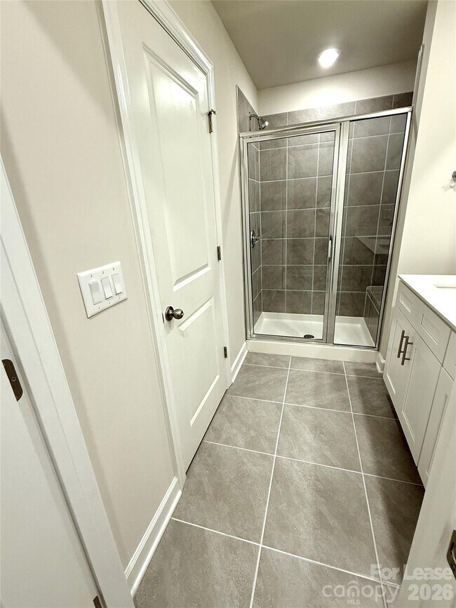 Building Photo - 1719 Braemar Vlg Dr